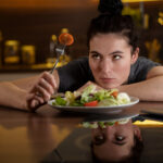 How Blood Sugar Spikes Affect Energy and Hunger