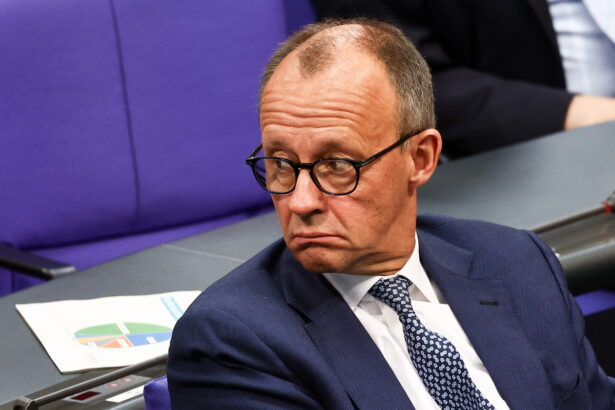 Germans Back Deep Pension Reforms but Don’t Trust Chancellor Merz