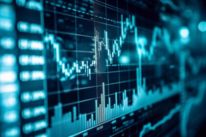 Year-End Stocks Face Volatility: What Investors Should Watch Now