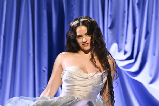 Why the “Peek-a-Bra” Red Carpet Trend Is Everywhere Right Now