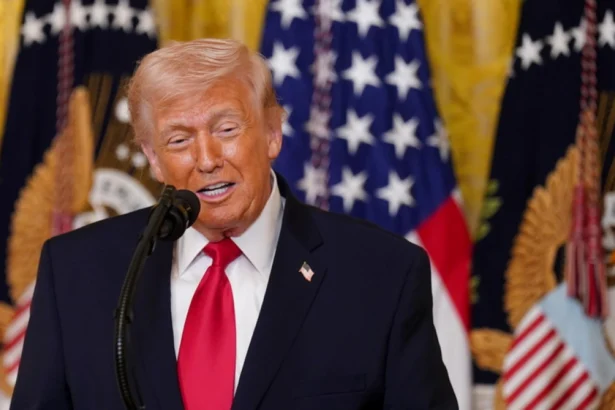 Trump Says US Ready to Escort Oil Tankers Through Strait of Hormuz if Necessary